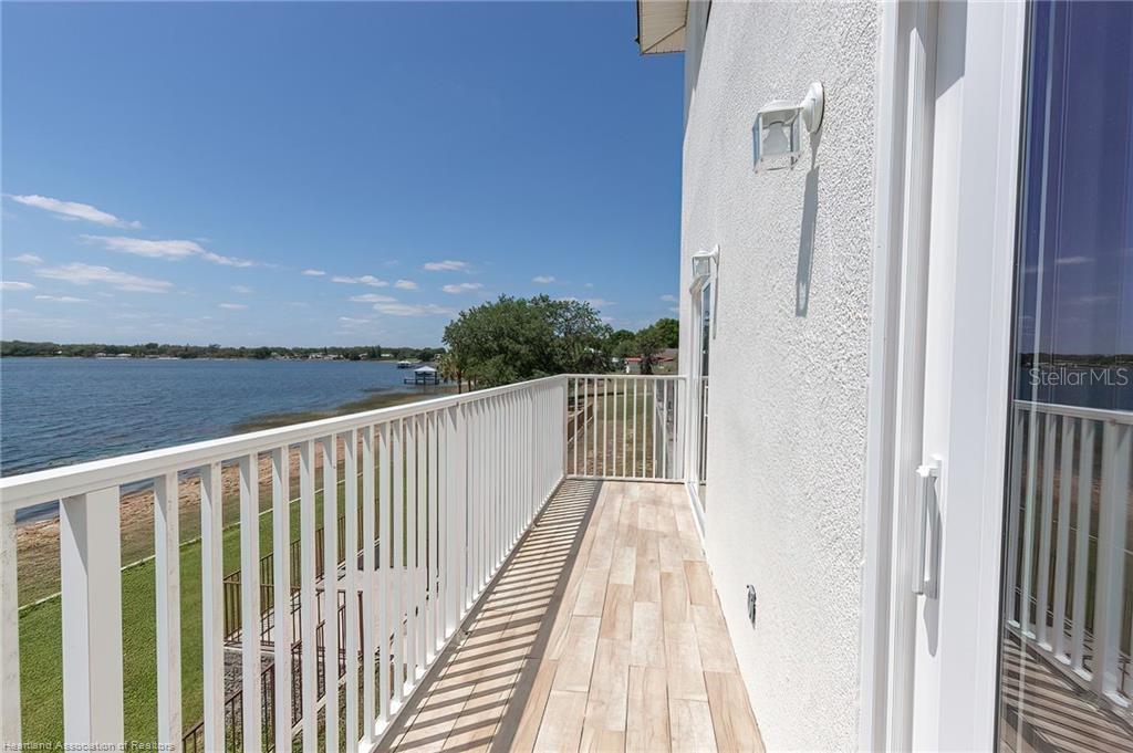 1900 Oasis Blvd Property Photo 18