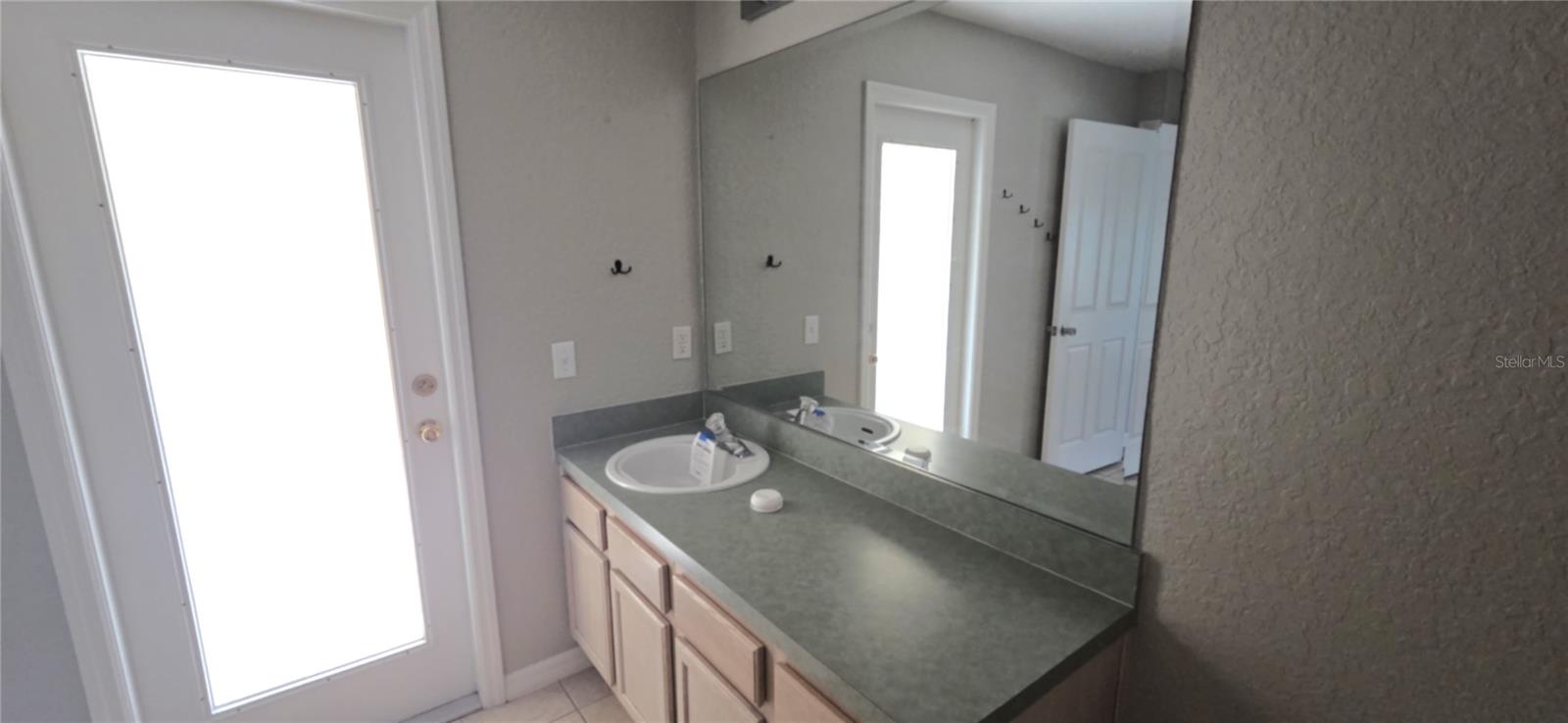 528 Reserve Dr Property Photo 12