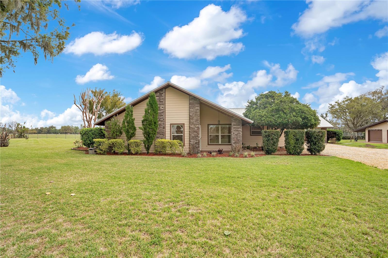 1401 Buell Ct Property Photo 4