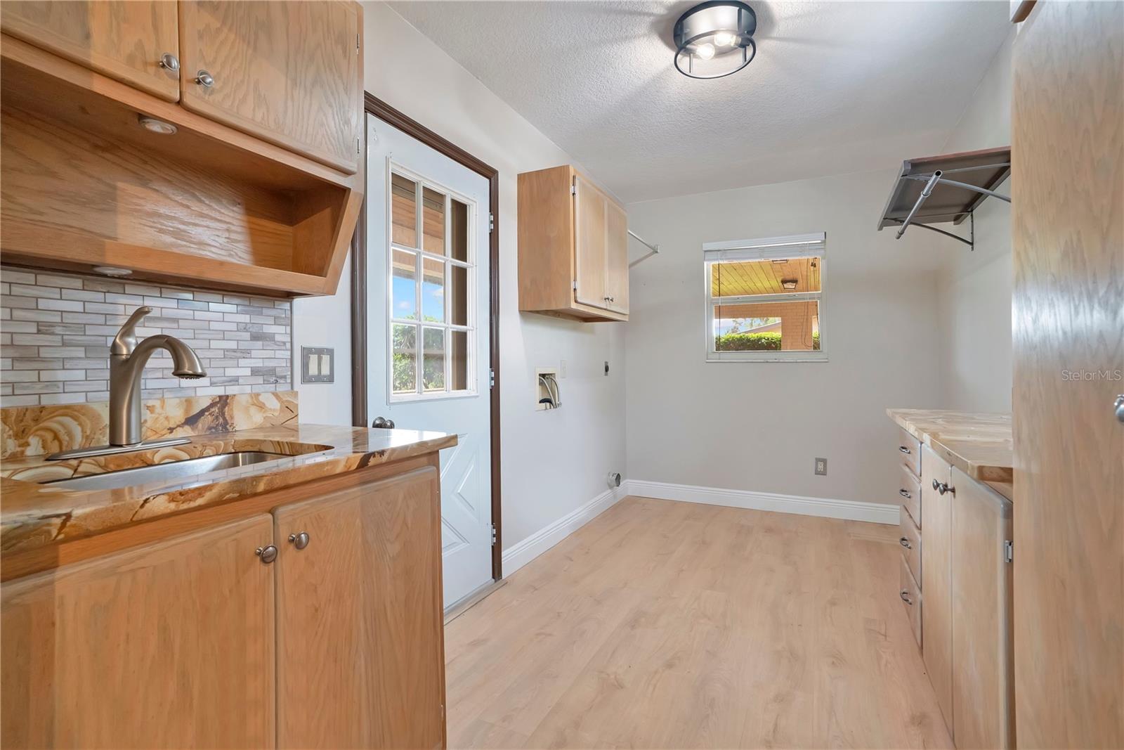 1401 Buell Ct Property Photo 24