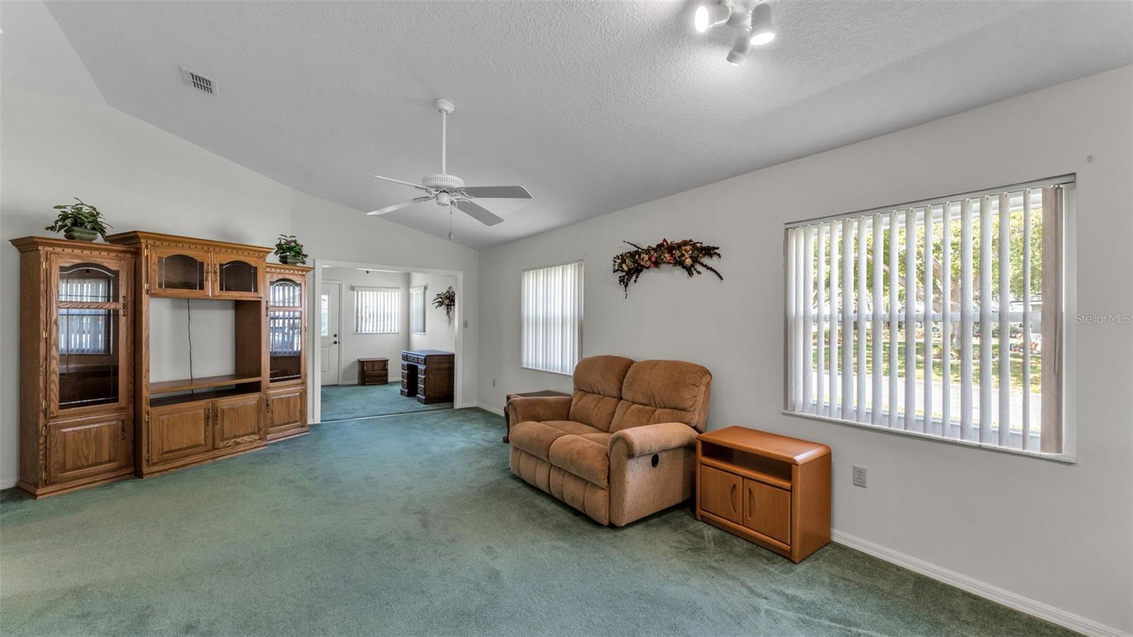 6236 Raven Run Property Photo 21