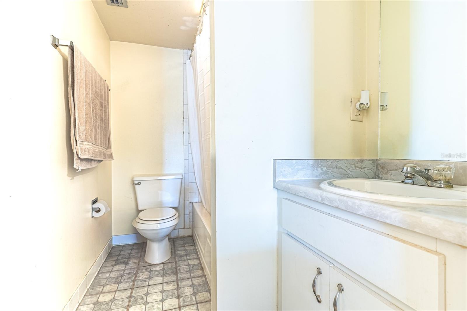 709 Russell Ln #222 Property Photo 7