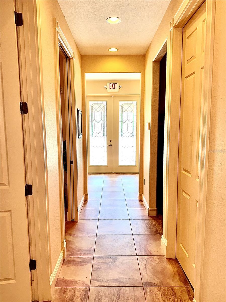 308 Dal Hall Blvd Property Photo 6