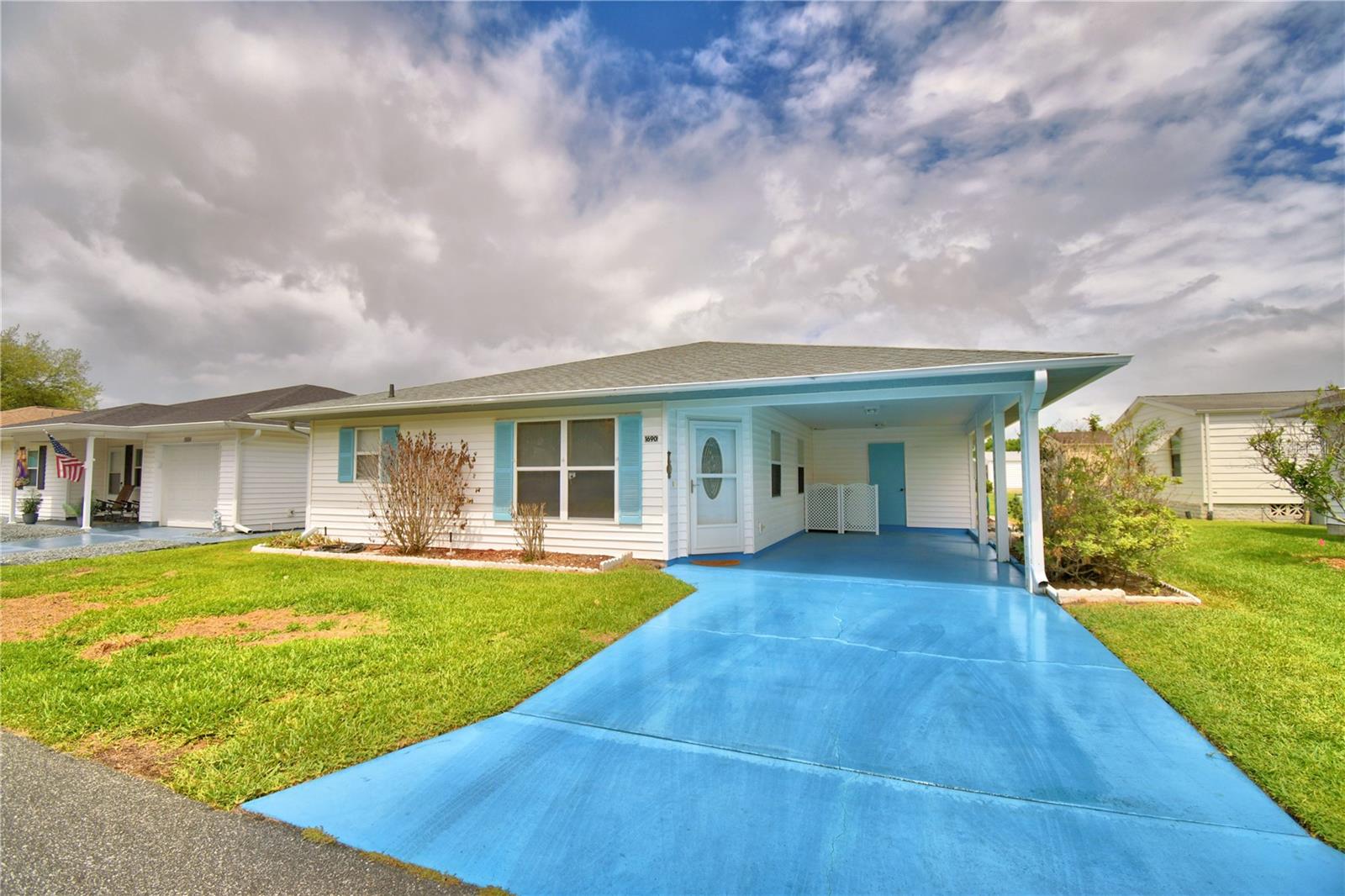 1690 Colonnades Cir N Property Photo 1