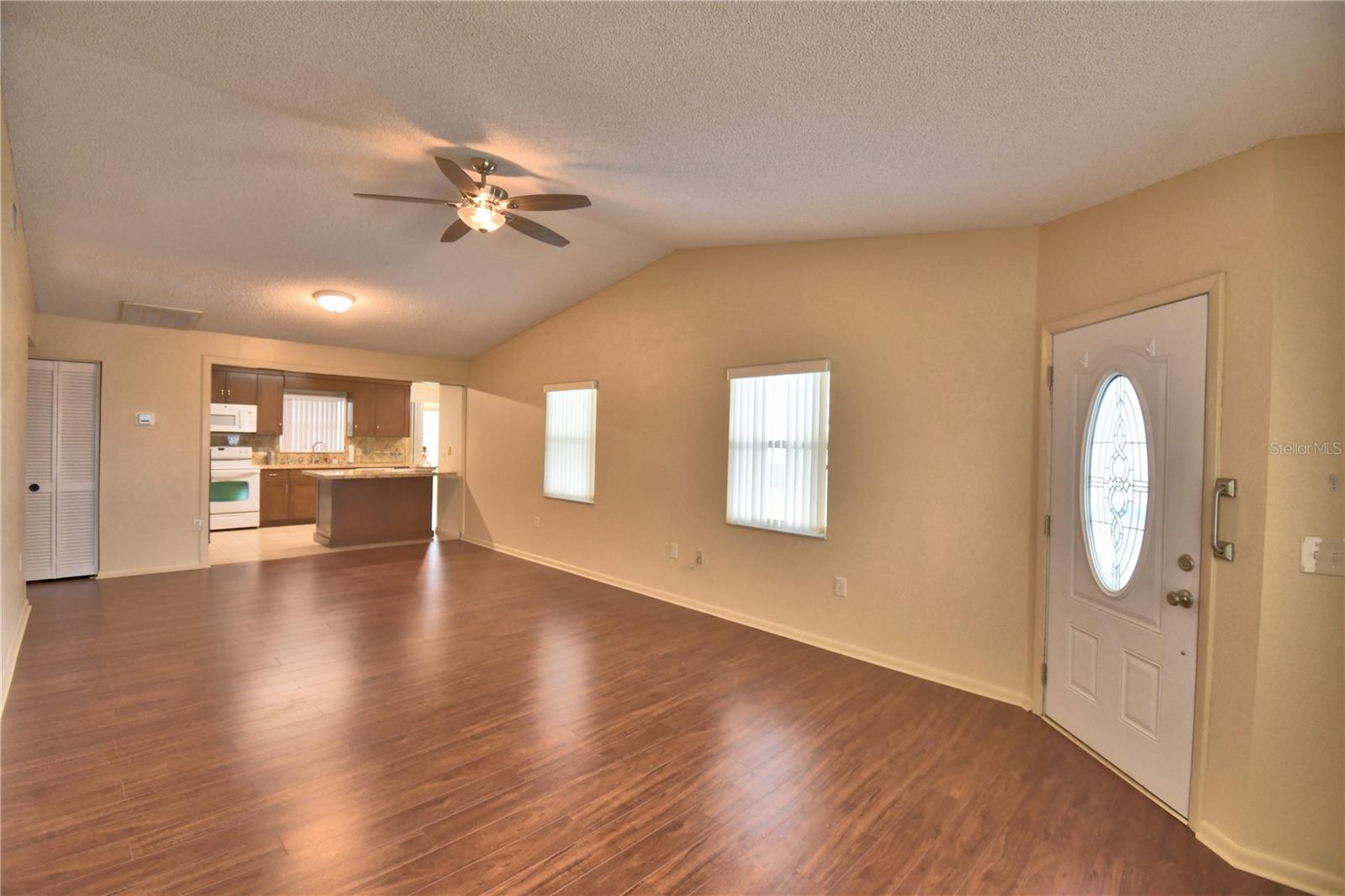 1690 Colonnades Cir N Property Photo 7