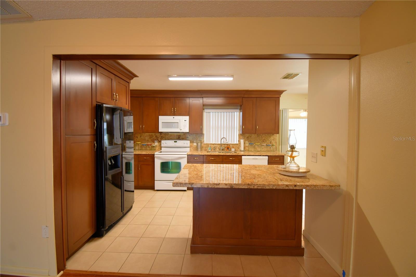 1690 Colonnades Cir N Property Photo 10