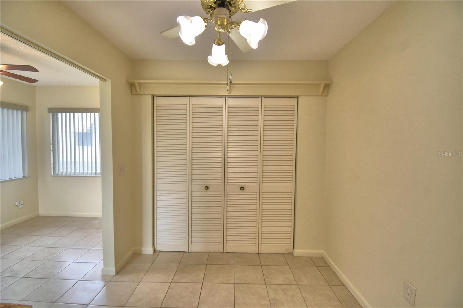 1690 Colonnades Cir N Property Photo 17