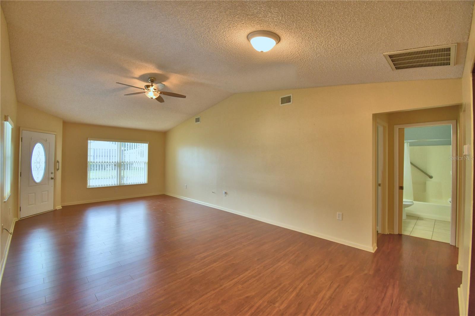 1690 Colonnades Cir N Property Photo 25