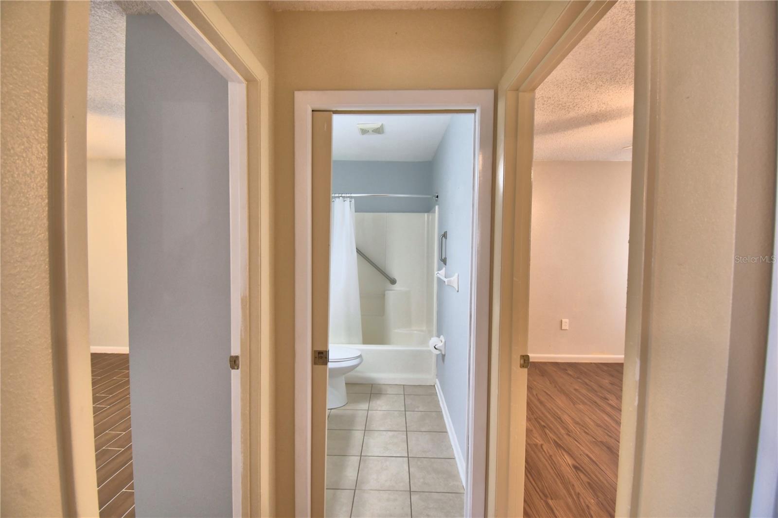 1690 Colonnades Cir N Property Photo 26