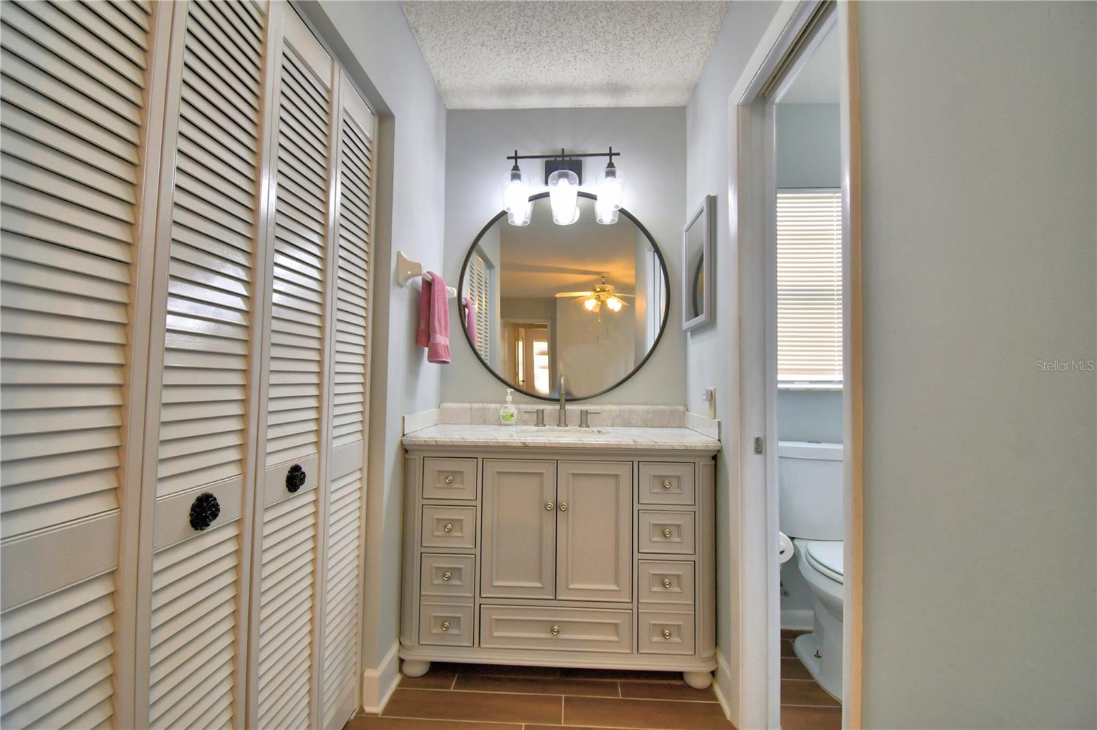 1690 Colonnades Cir N Property Photo 29