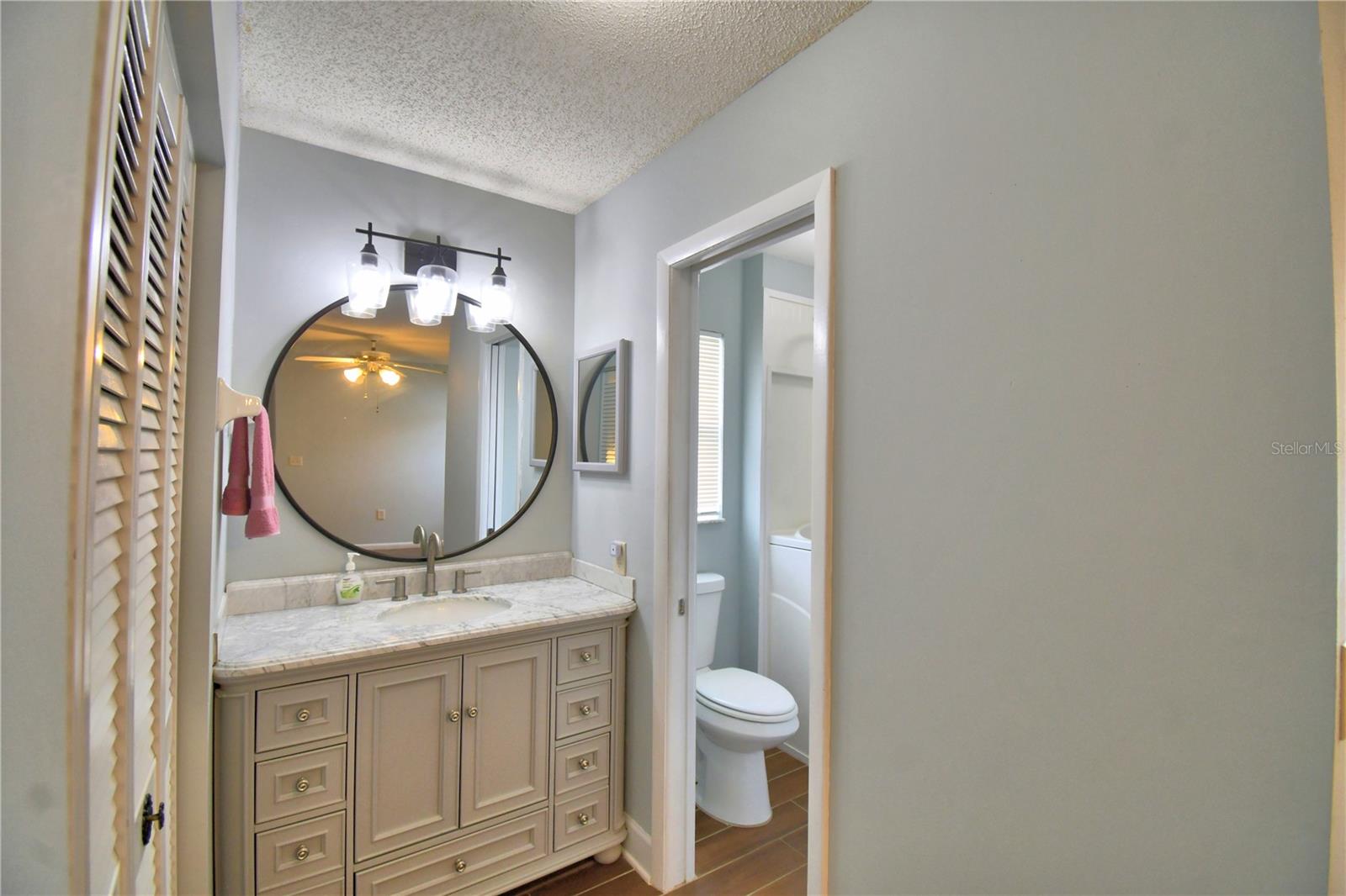 1690 Colonnades Cir N Property Photo 31