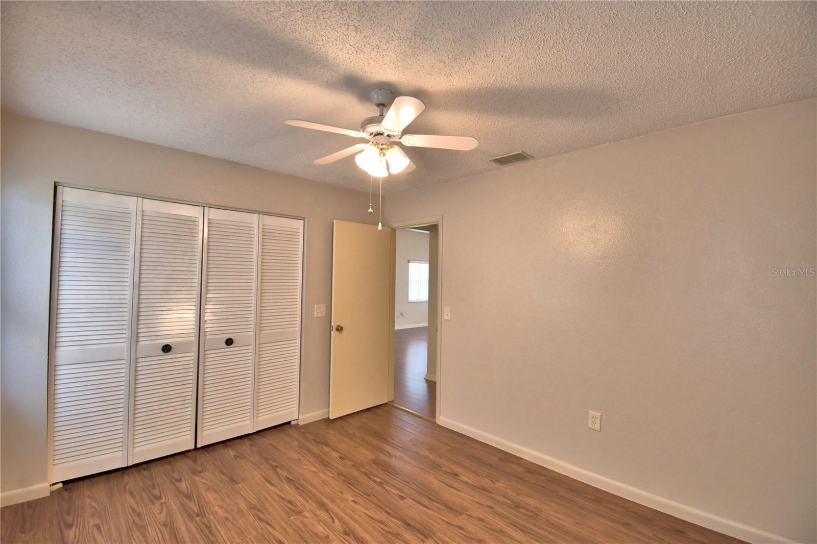 1690 Colonnades Cir N Property Photo 39