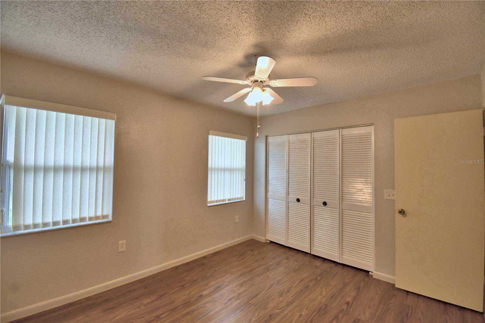 1690 Colonnades Cir N Property Photo 41