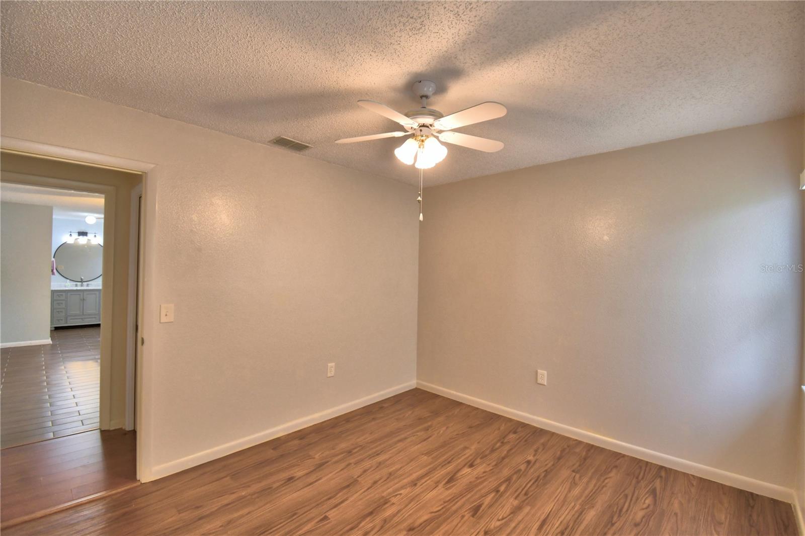 1690 Colonnades Cir N Property Photo 42
