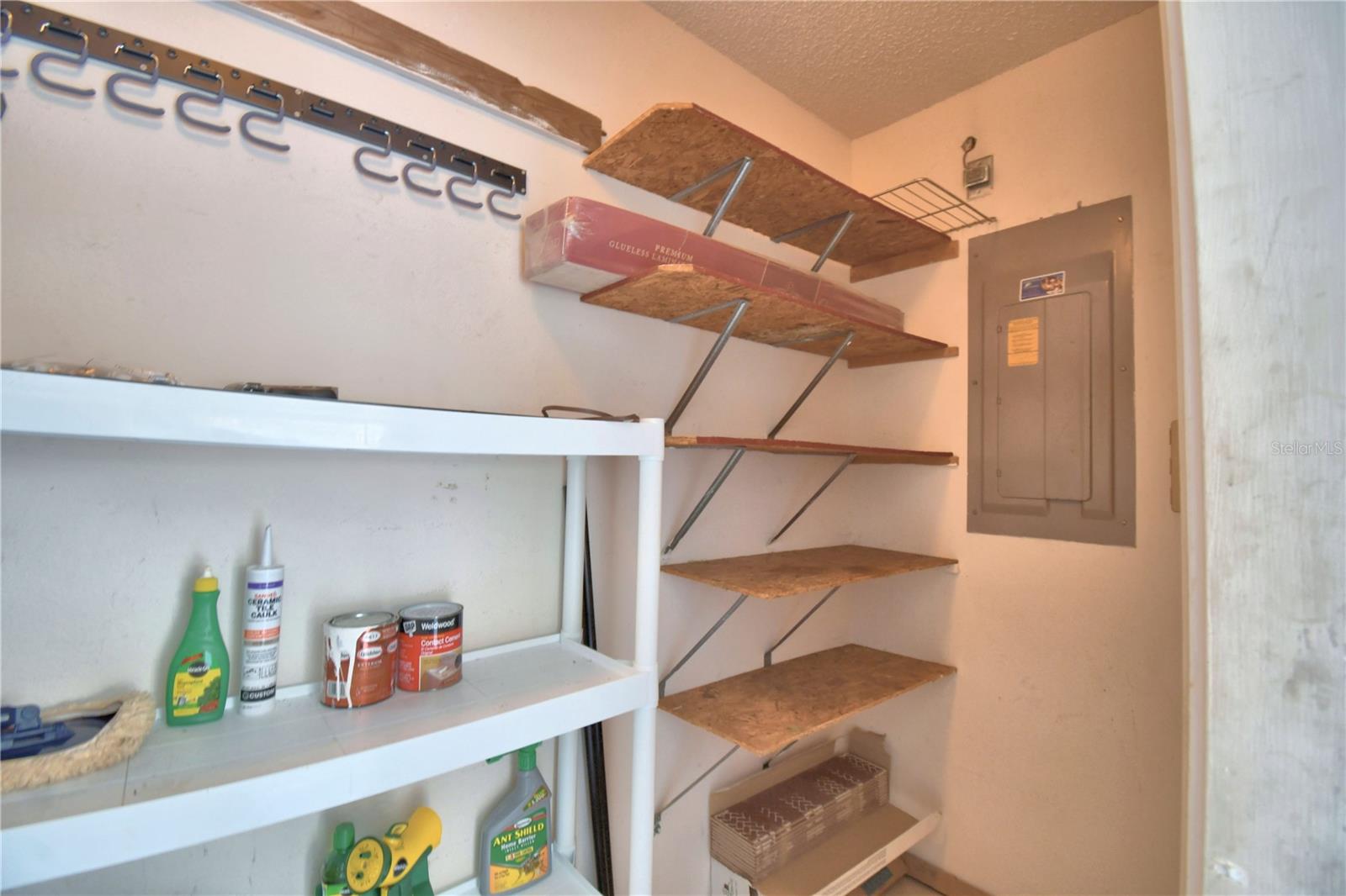 1690 Colonnades Cir N Property Photo 44