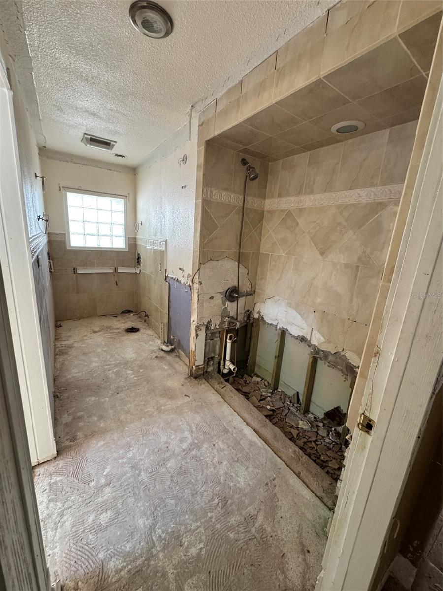 651 69th Ave S Property Photo 8