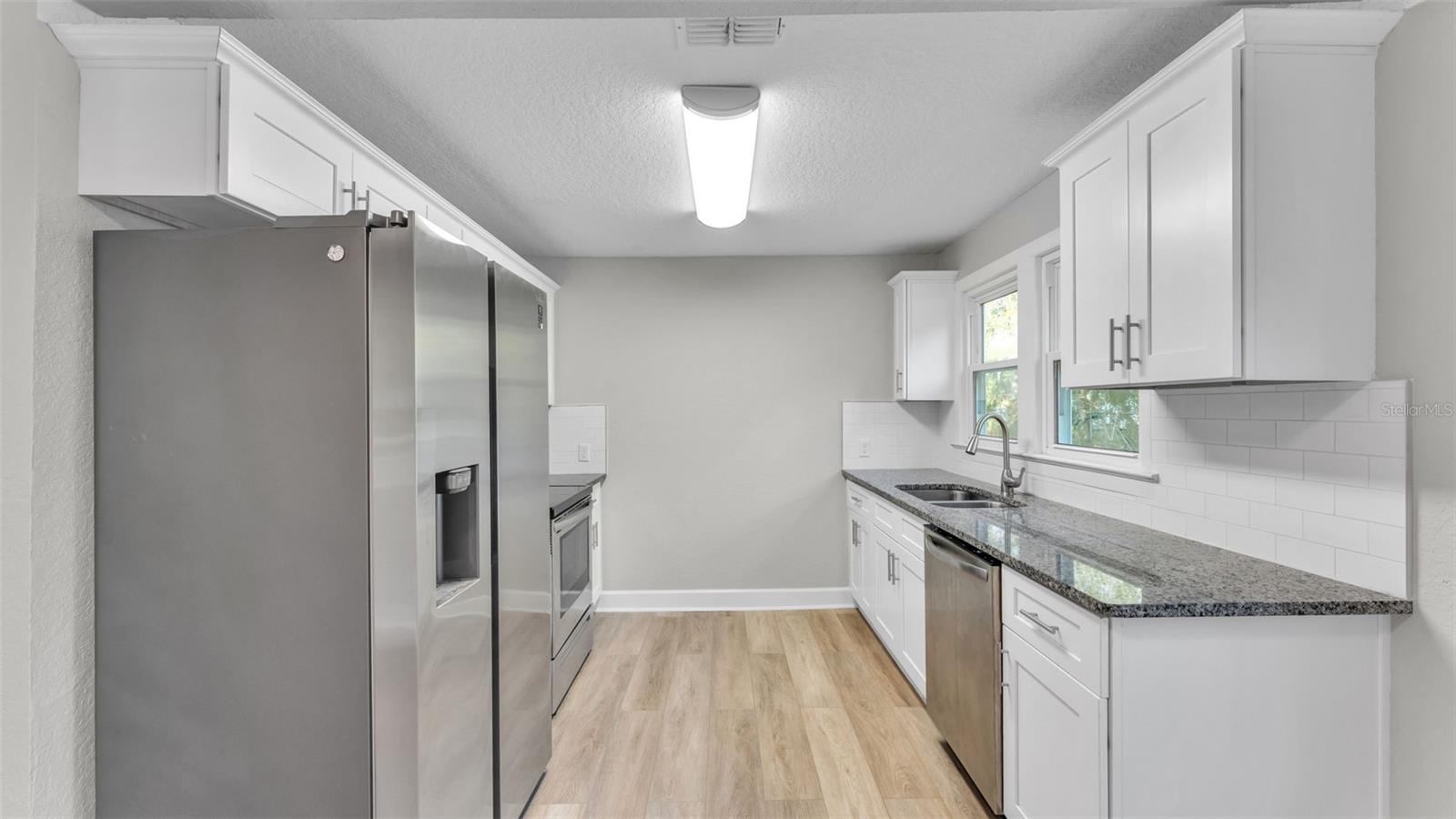 1317 W Belmar St Property Photo 7