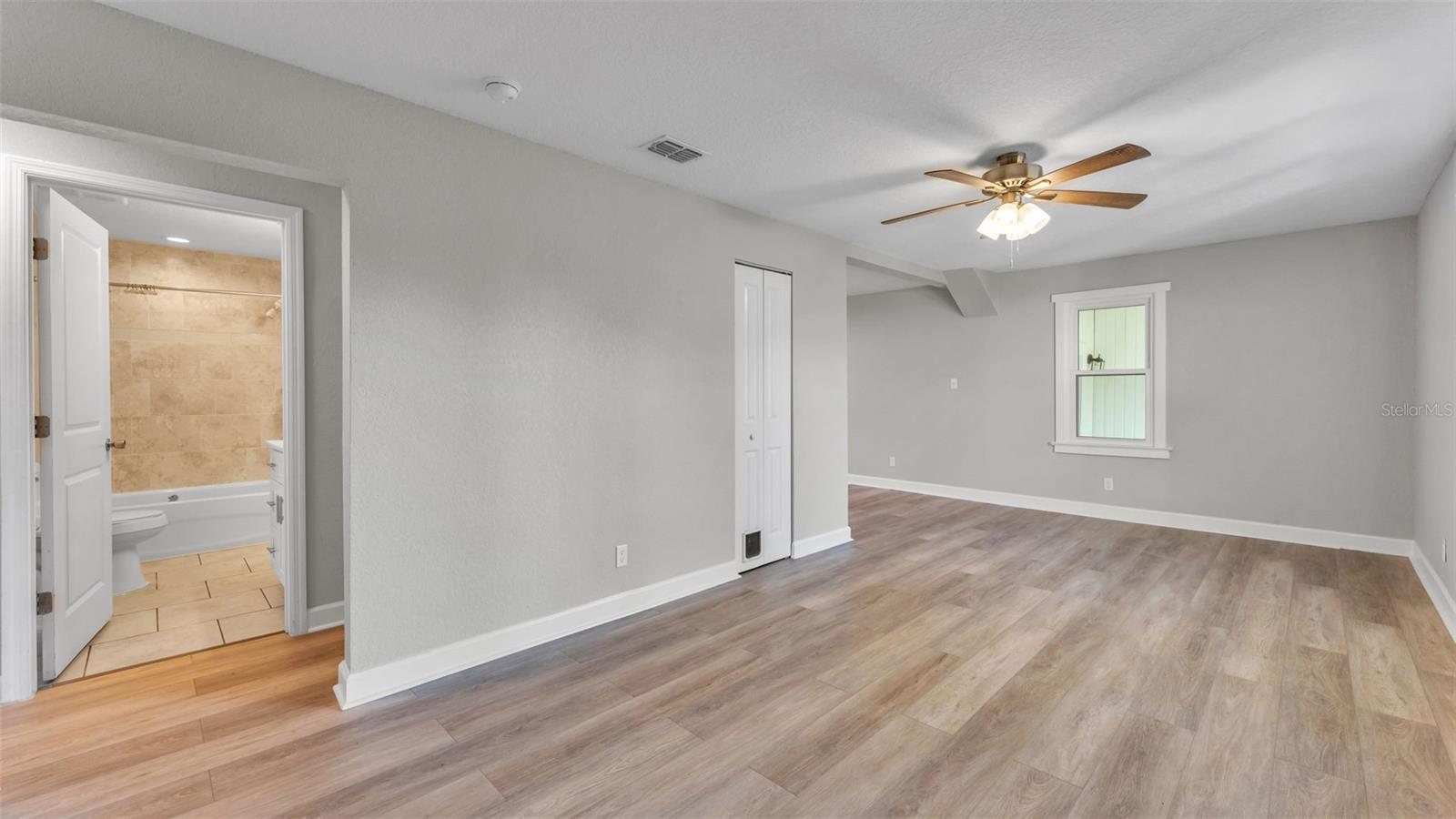 1317 W Belmar St Property Photo 12