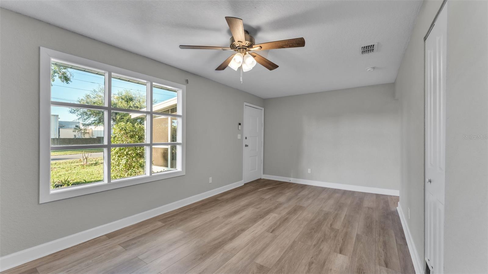 1317 W Belmar St Property Photo 14