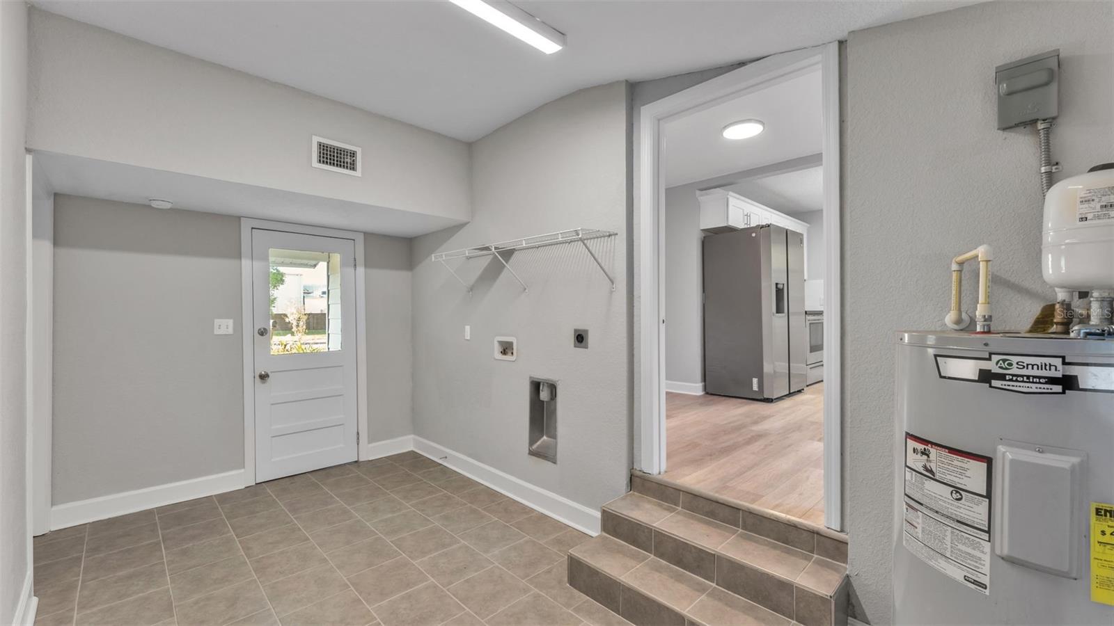 1317 W Belmar St Property Photo 16
