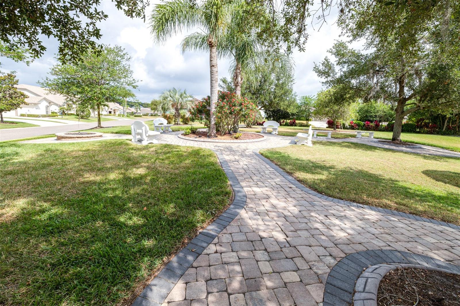 6866 Bendelow Dr Property Photo 34