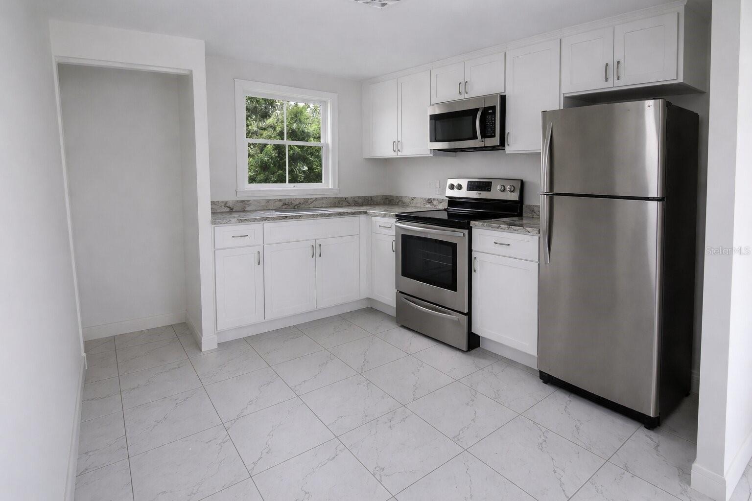 13113 Bartow St Property Photo 7