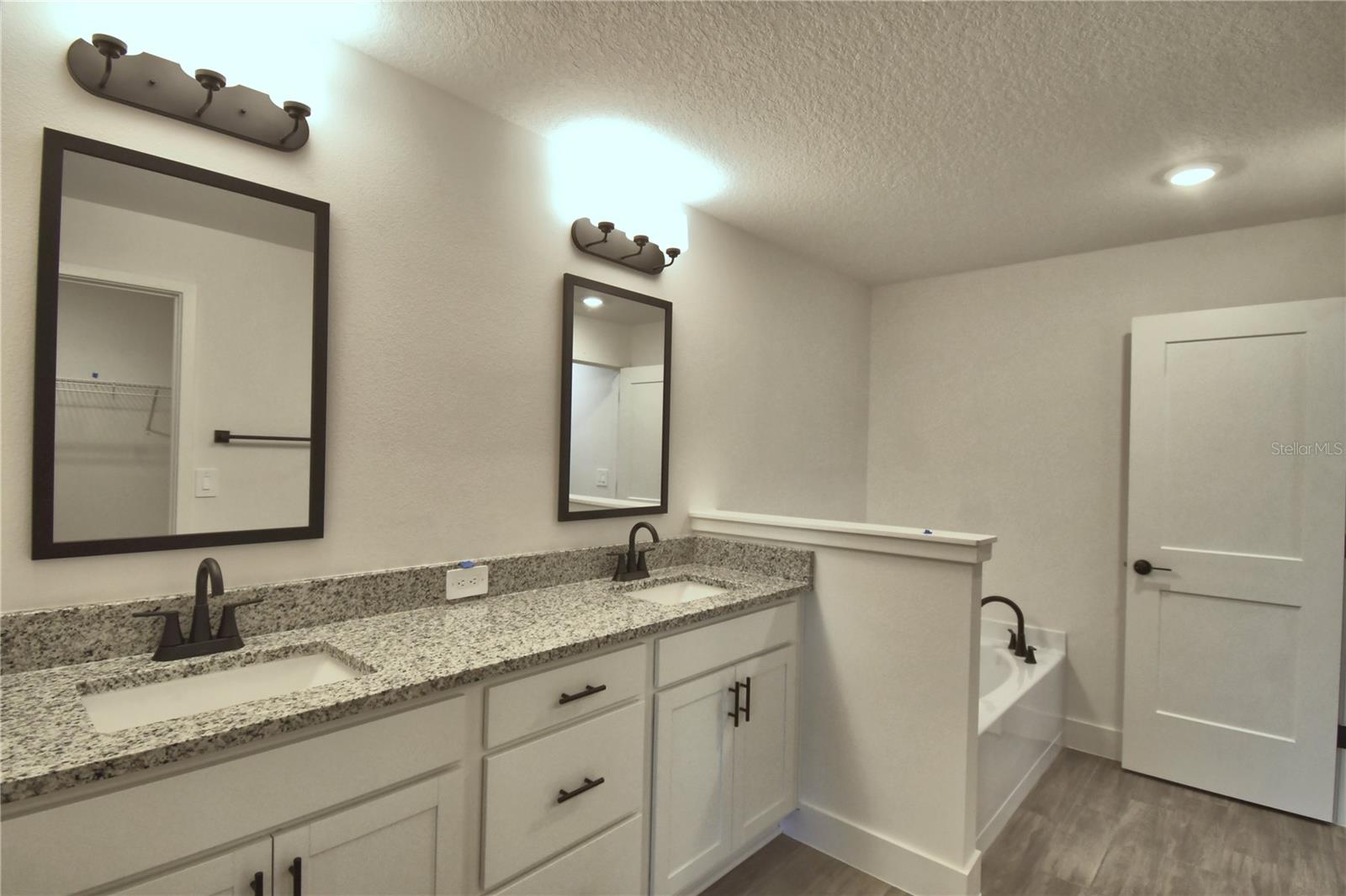 4467 Juliana Lake Dr Property Photo 35