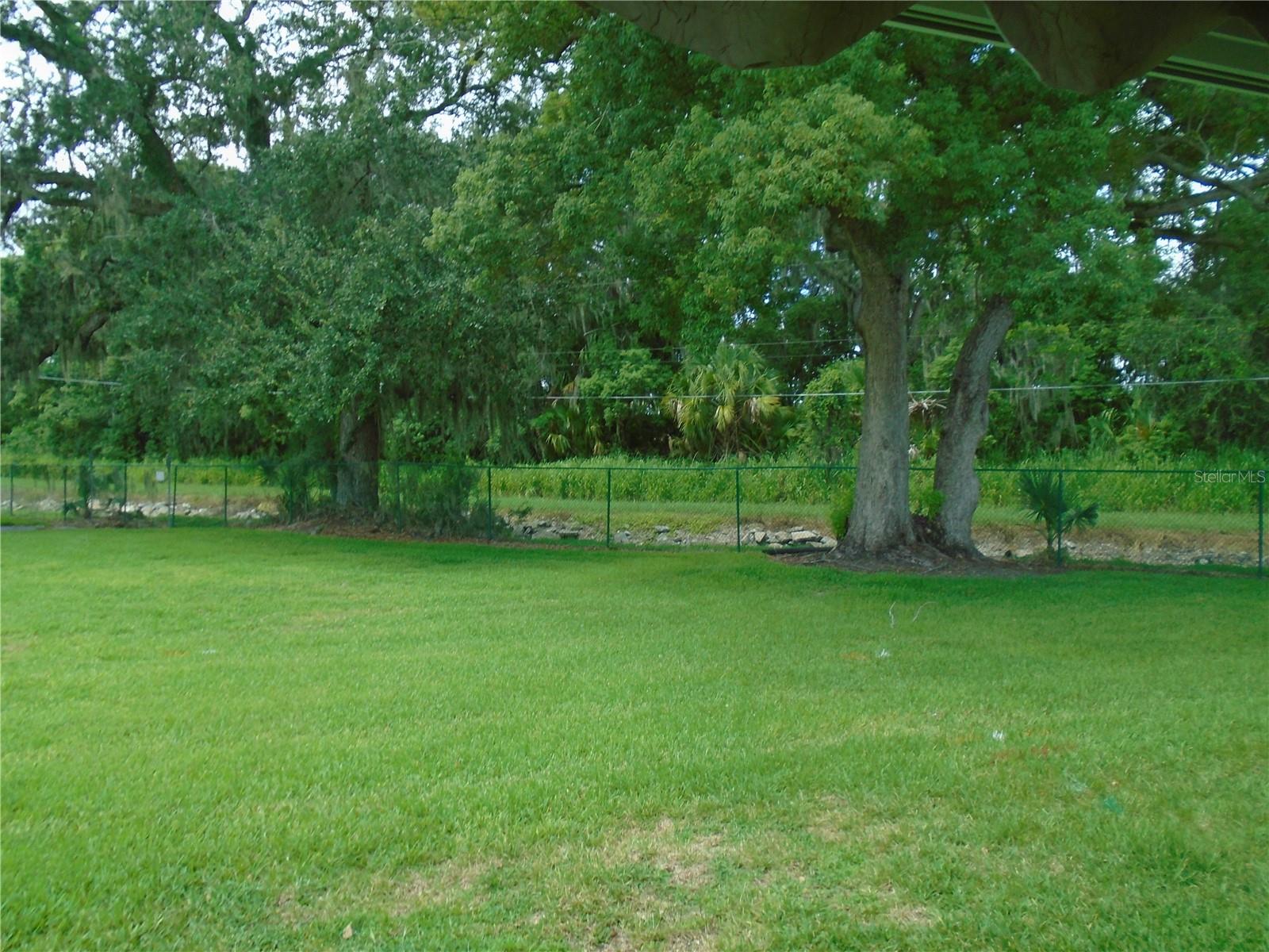 652 Cottage Ln Property Photo 6