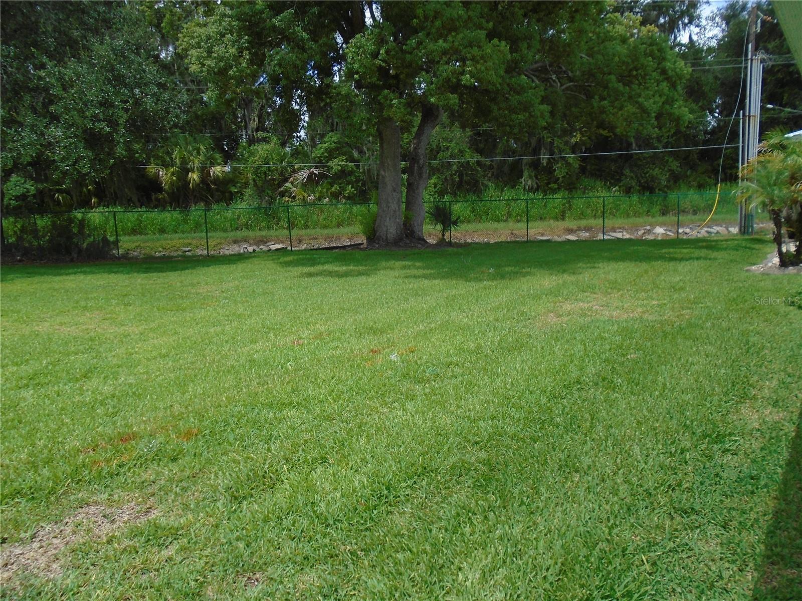 652 Cottage Ln Property Photo 7