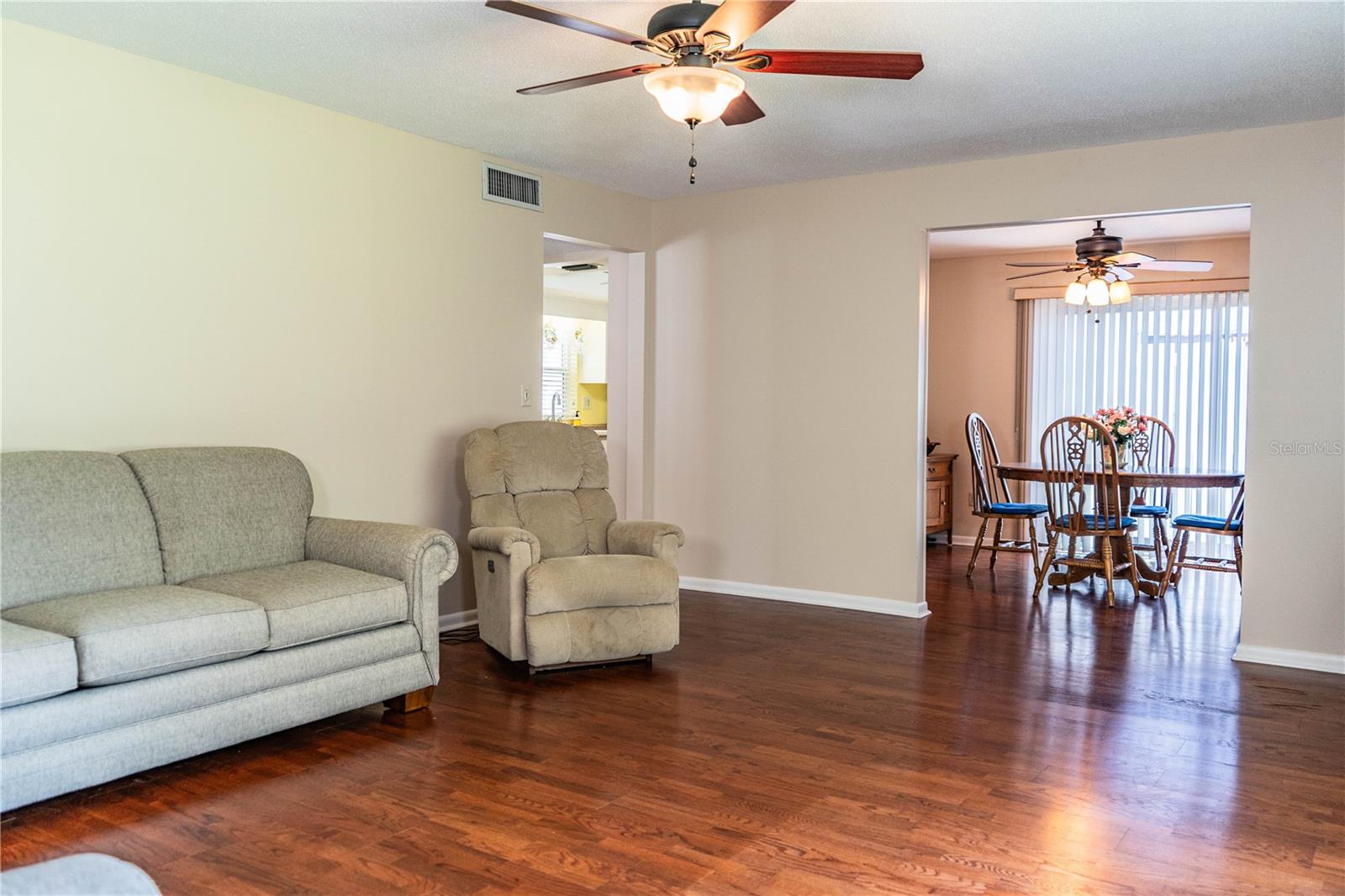 652 Cottage Ln Property Photo 17