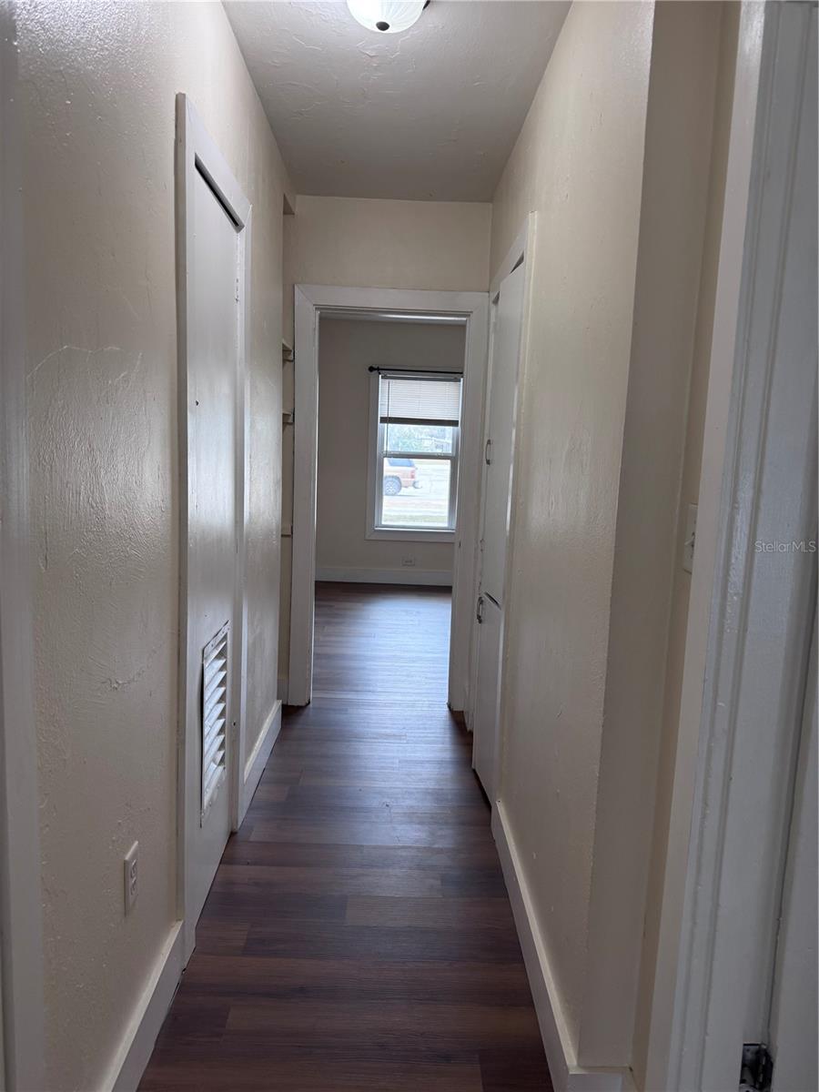108 E Broadway St Property Photo 6