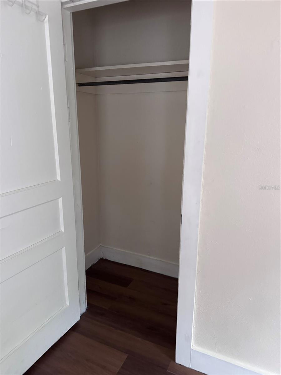 108 E Broadway St Property Photo 7