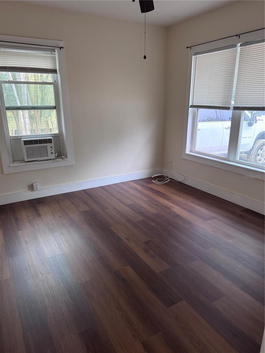 108 E Broadway St Property Photo 8