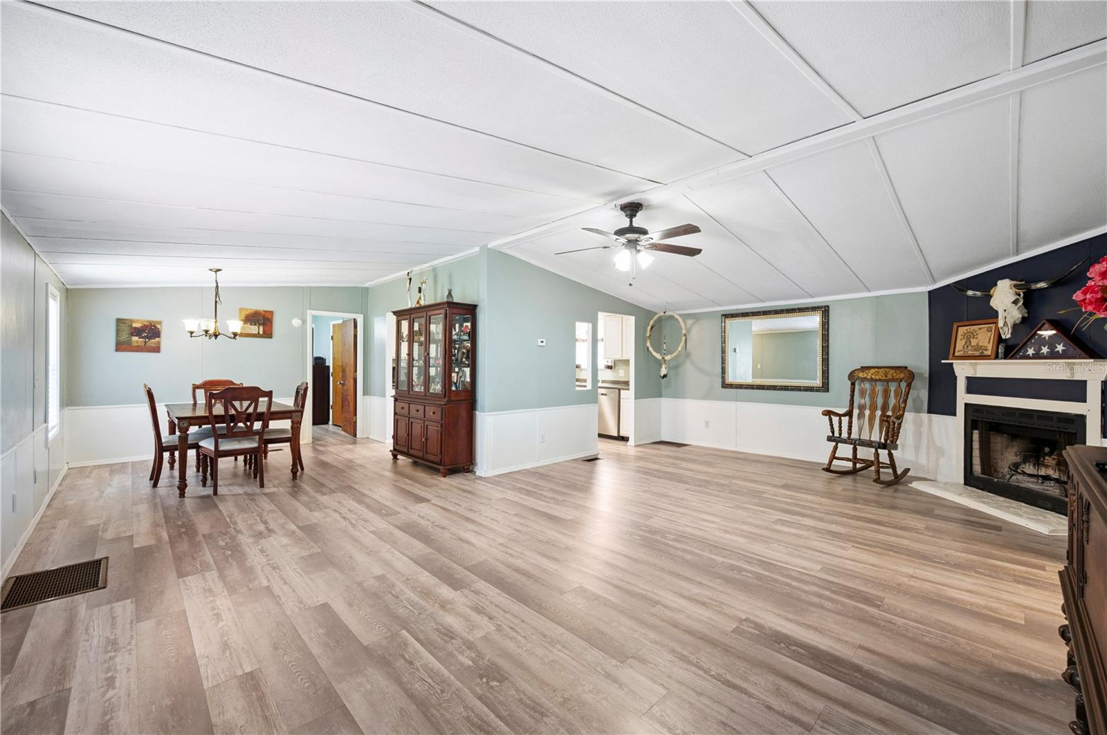 13821 Rockridge Rd Property Photo 6