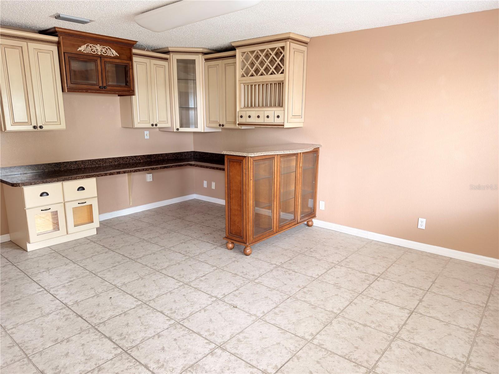 2914-a Kenilworth Blvd Property Photo 3
