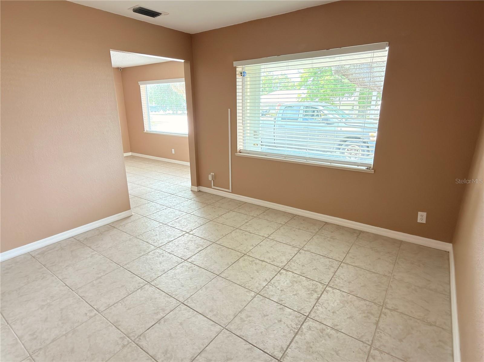 2914-a Kenilworth Blvd Property Photo 6