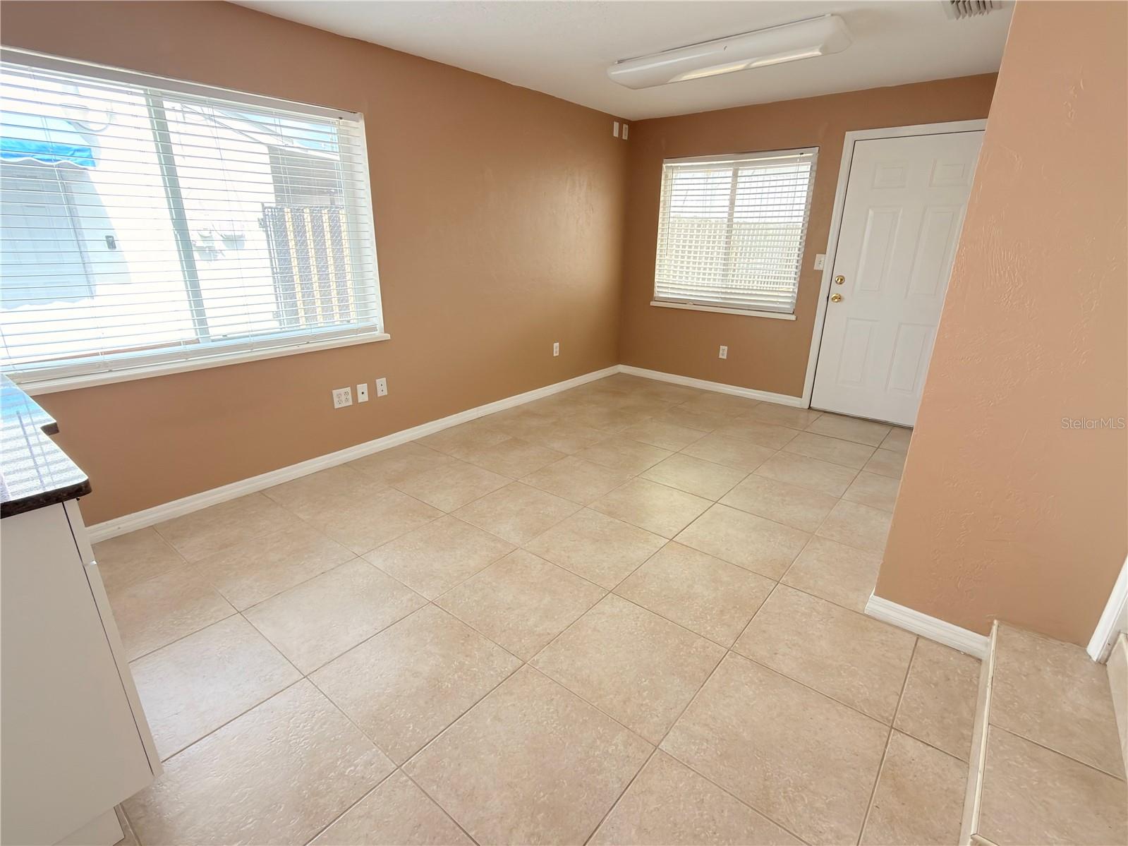 2914-a Kenilworth Blvd Property Photo 8