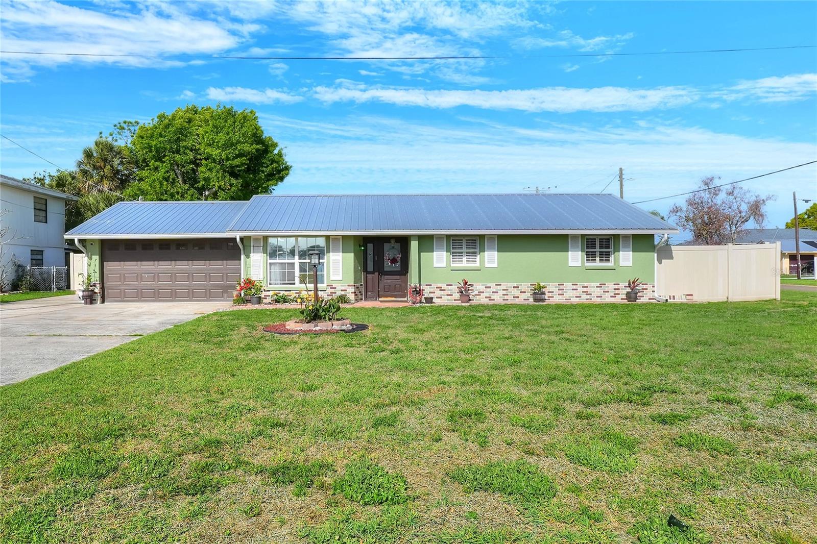 6108 Fairway Blvd Property Photo 3