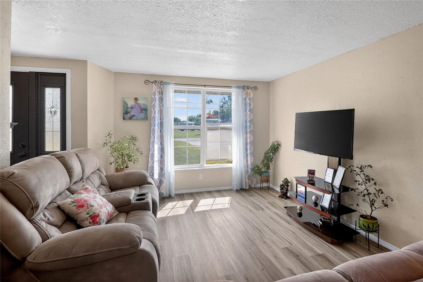 6108 Fairway Blvd Property Photo 8