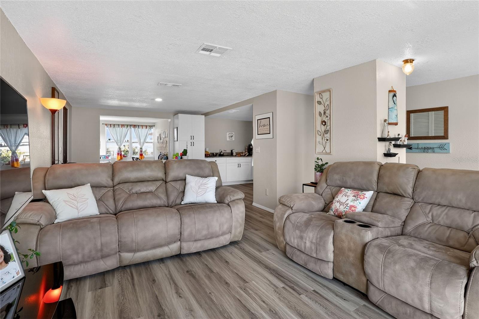 6108 Fairway Blvd Property Photo 10
