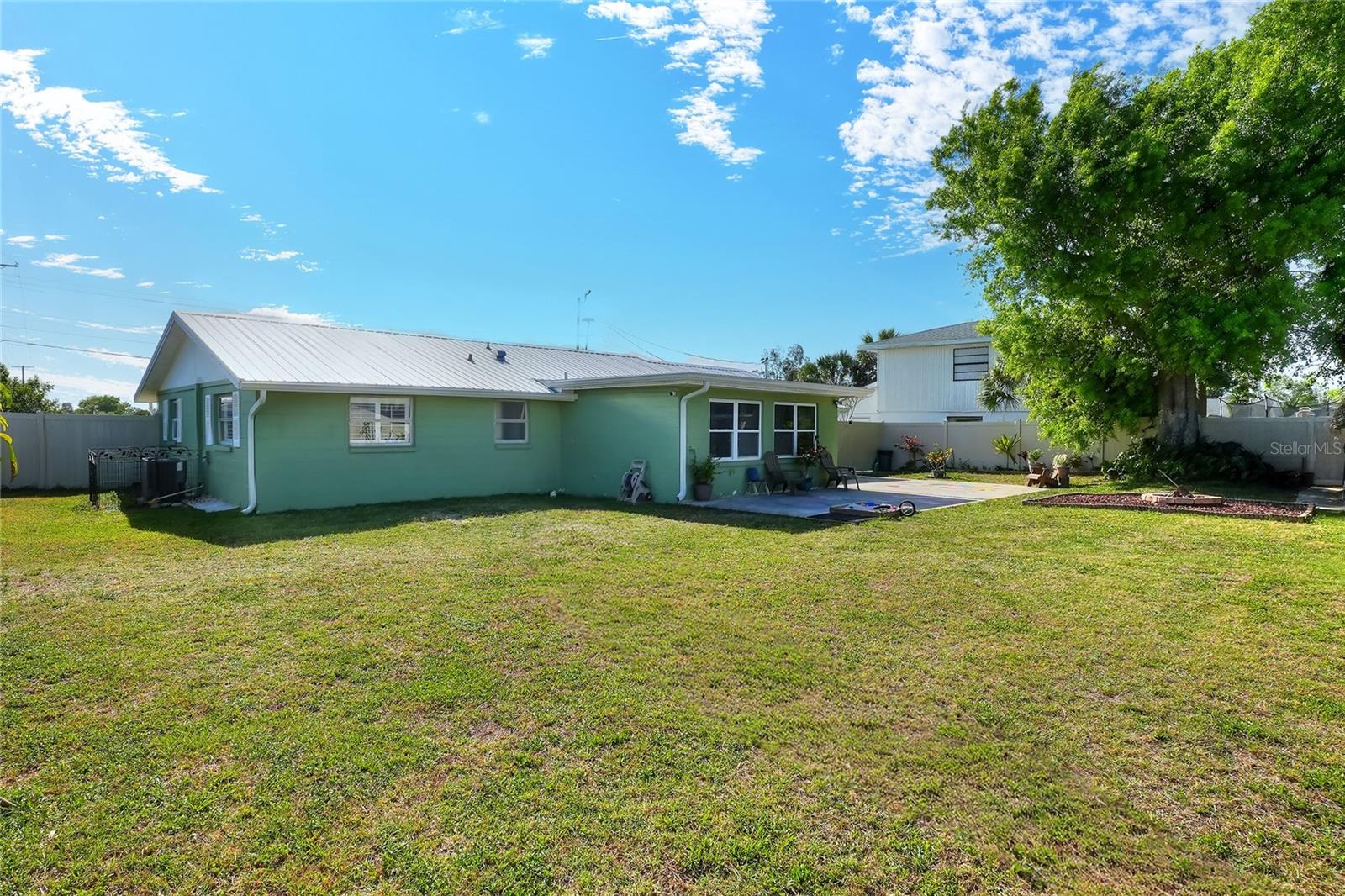 6108 Fairway Blvd Property Photo 40