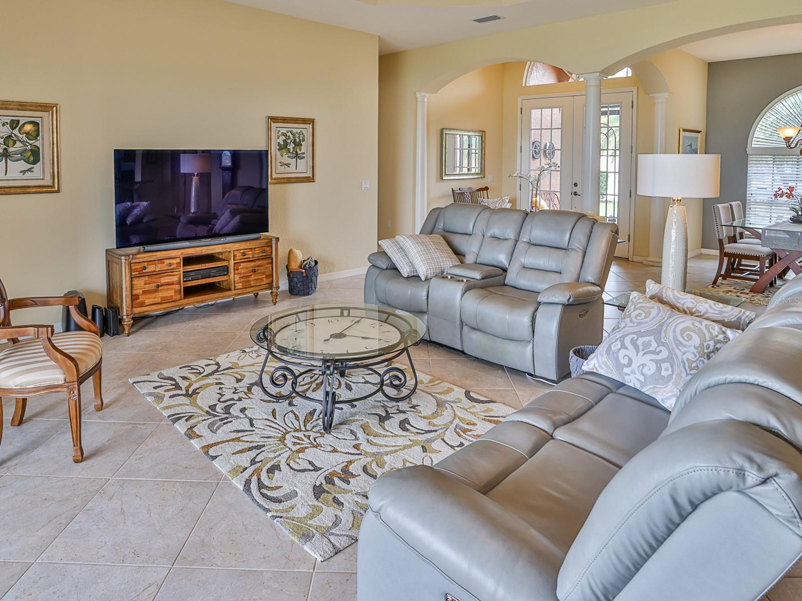 5268 Pebble Beach Blvd Property Photo 15