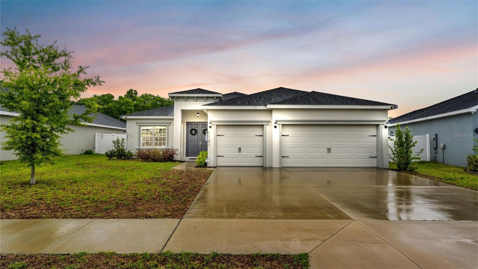 1101 MONTGOMERY LN