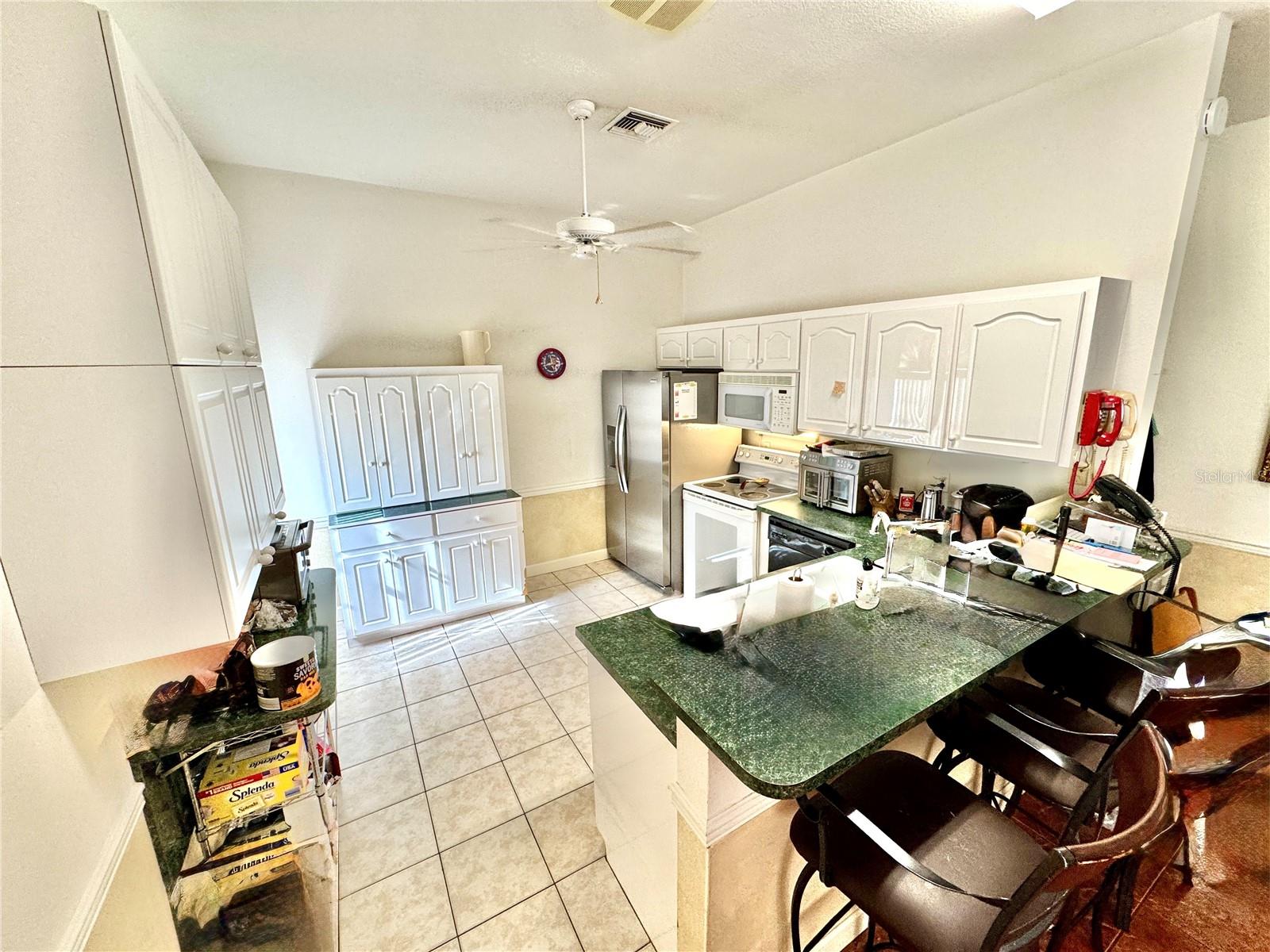 2605 Bayview St Property Photo 6