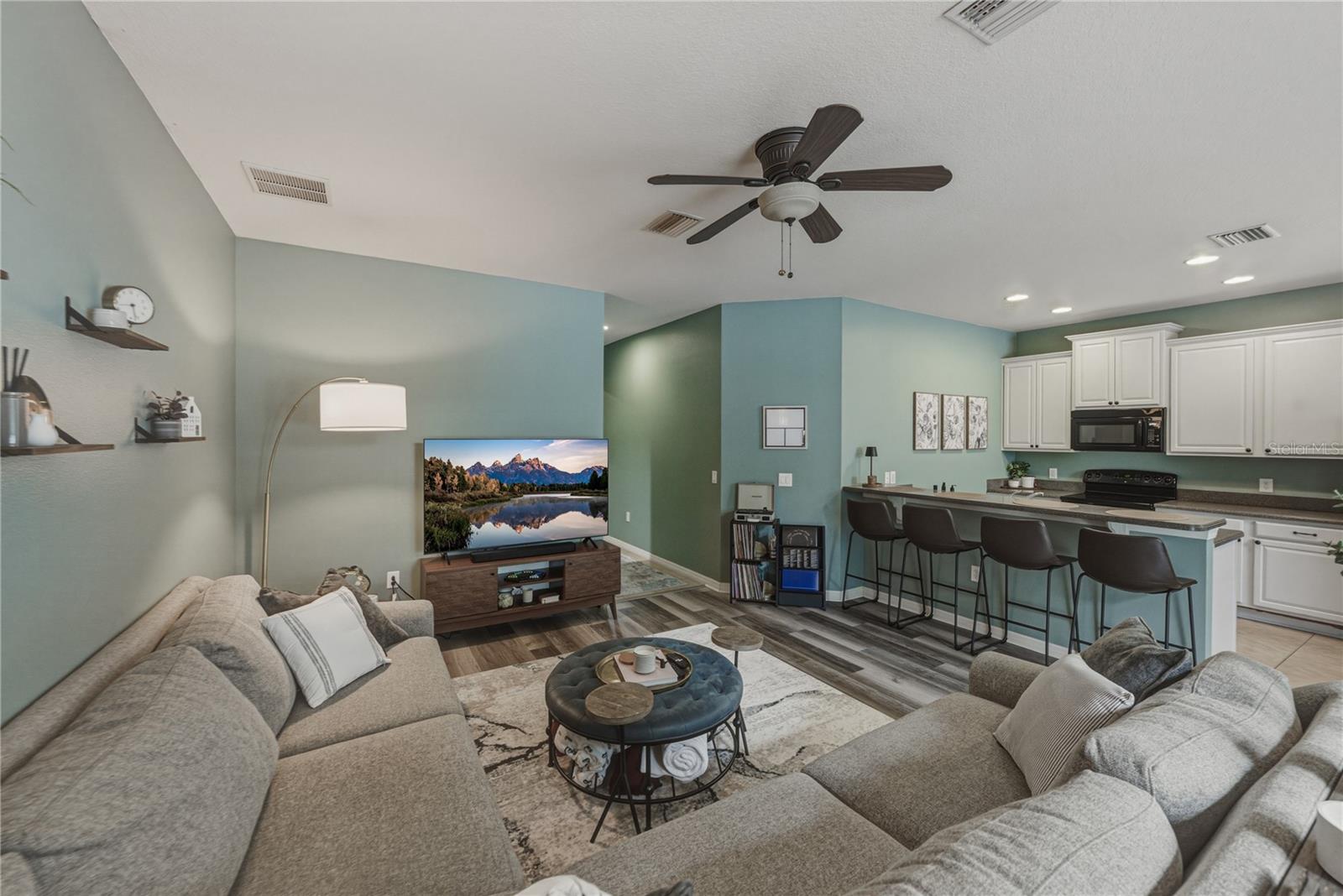 5544 Huron Way Property Photo 17