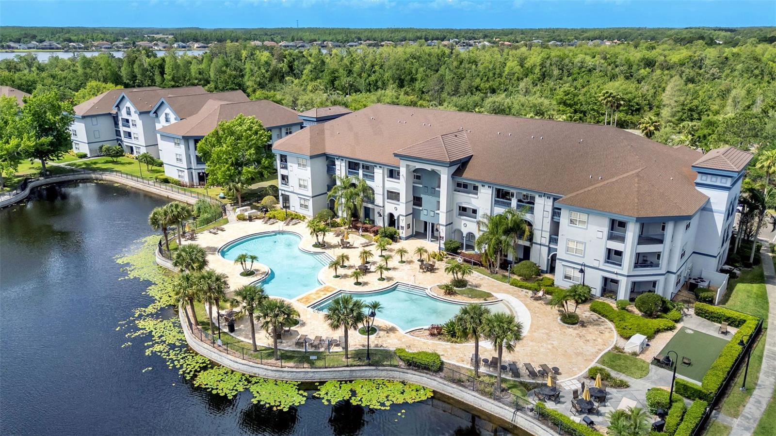1640 VILLA CAPRI CIR #303