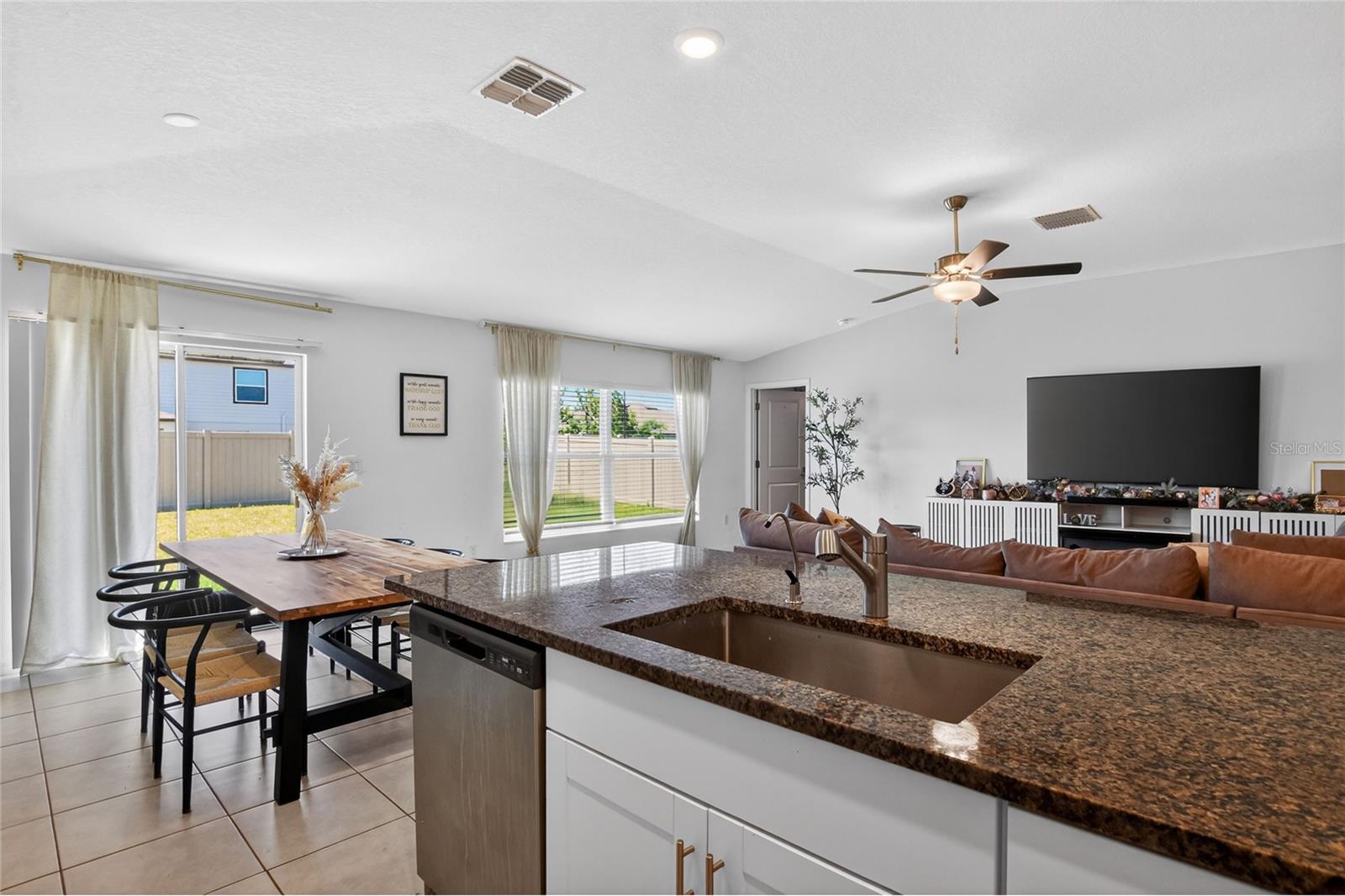 3603 Natural Trace St Property Photo 15