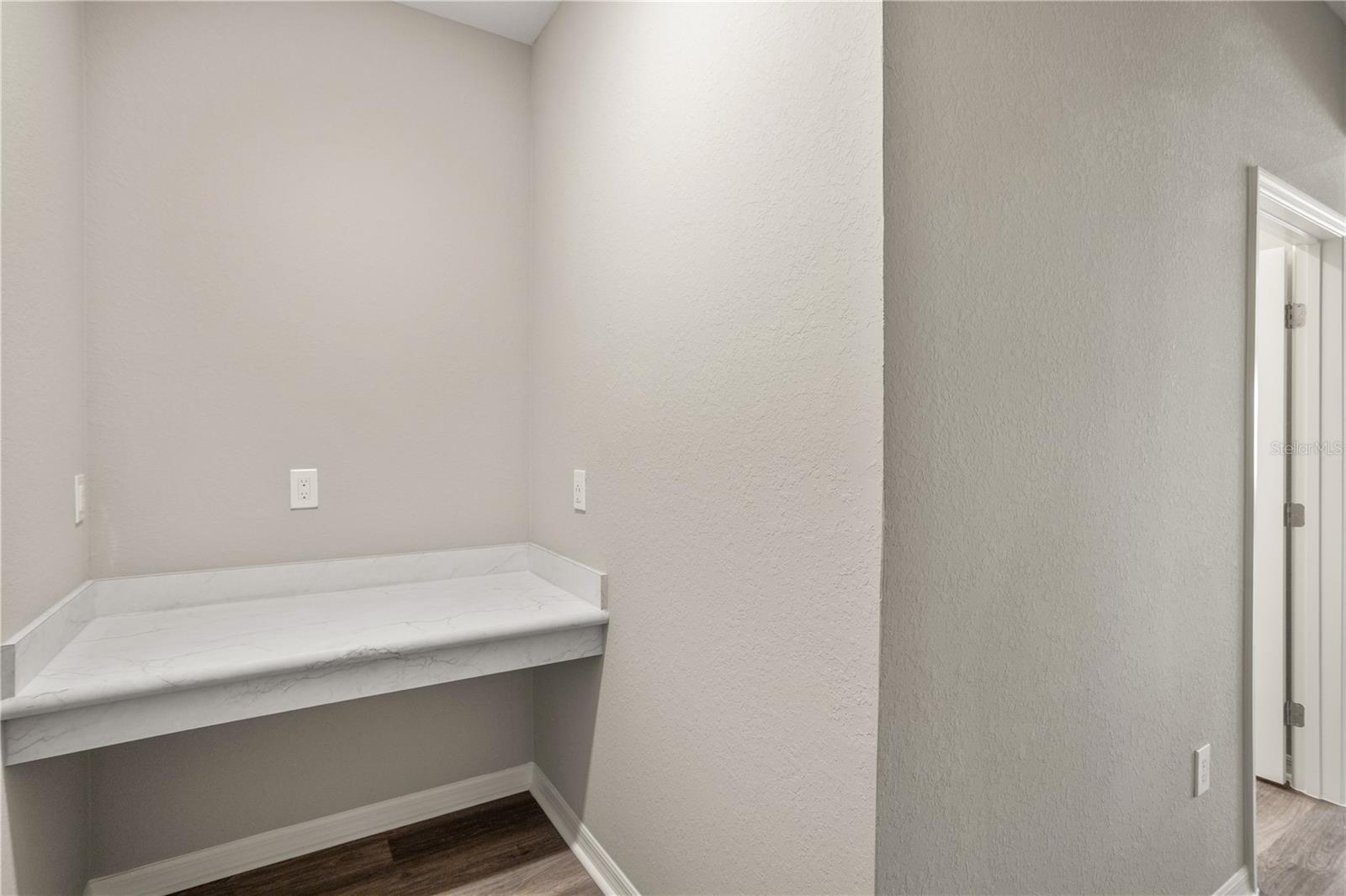 4035 Kindling Wood Way Property Photo 27