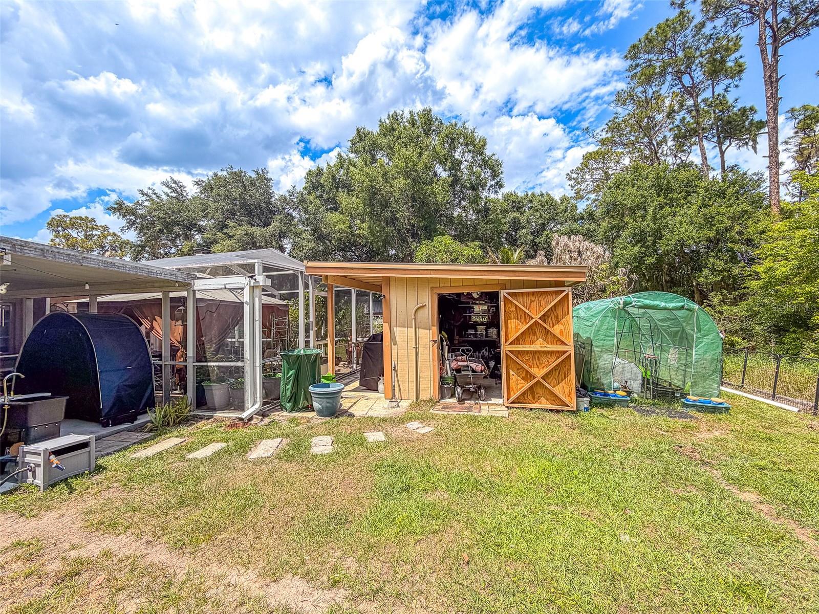 305 Cloverleaf Rd Property Photo 21