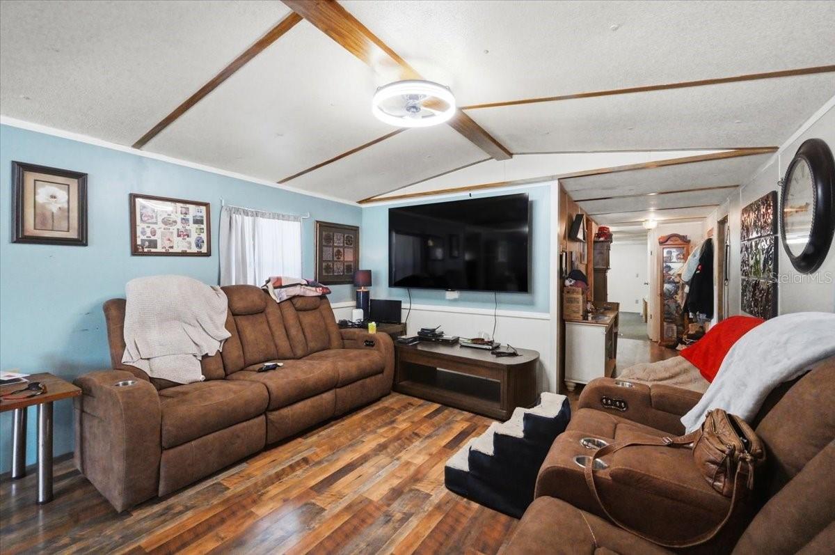 1908 Regina Dr Property Photo 14